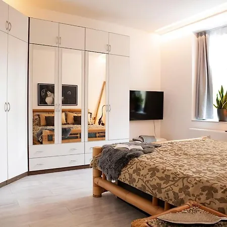 Apartment MD-7 Lutherstrasse 15 - Luxus-Wasserbett-SmartTV-Terrasse-2Schlafzimmer